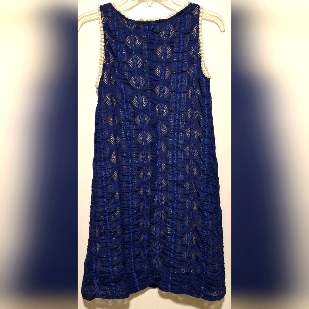 FINN & CLOVER BLUE RUCHED FITTED SLEEVELESS DRESS.